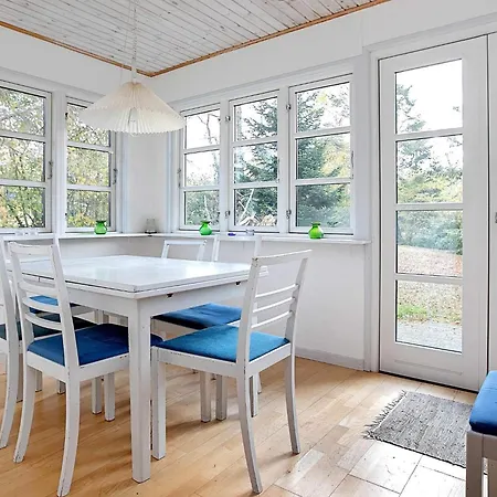 5 Person In Vaeggerlose Tatil Evi Bøtø By