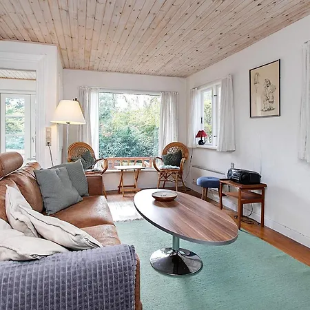 5 Person In Vaeggerlose * Bøtø By